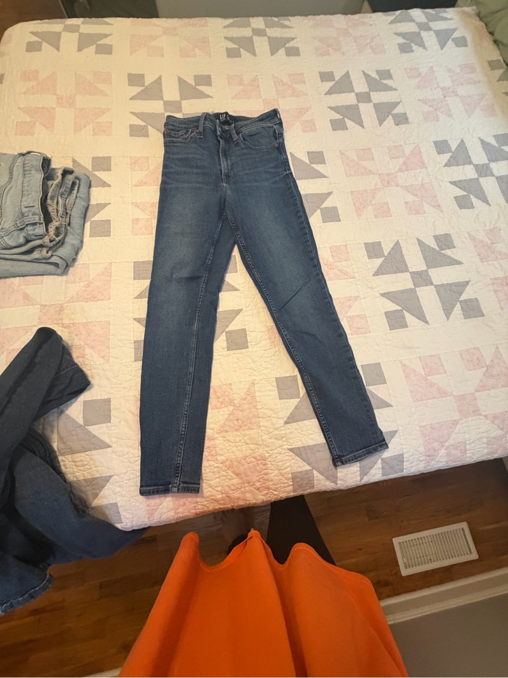 GAP Skinny Jeans in Dark Blue Wash